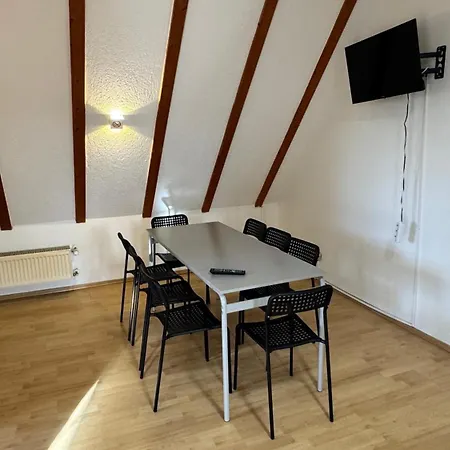 Neuhofen Apartments *