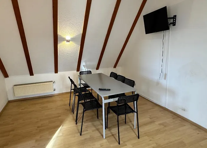 Neuhofen Apartments *